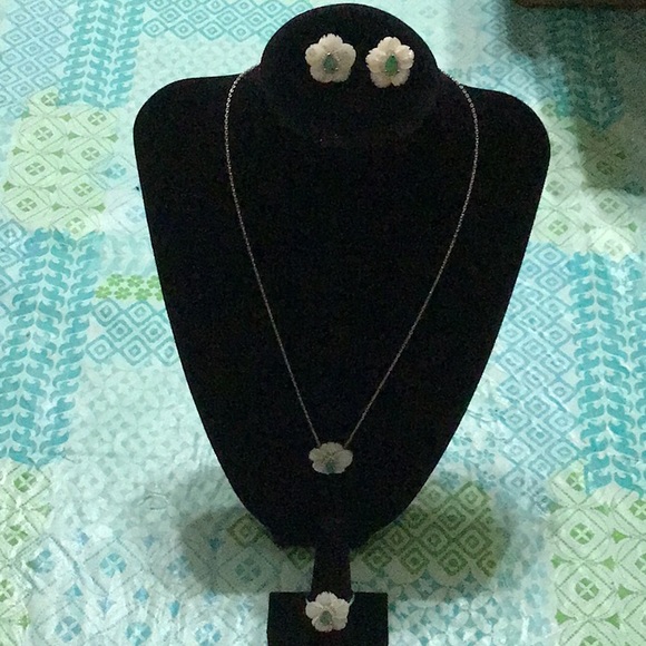New Green Sapphire Mother of Pearl Set - Picture 2 of 8